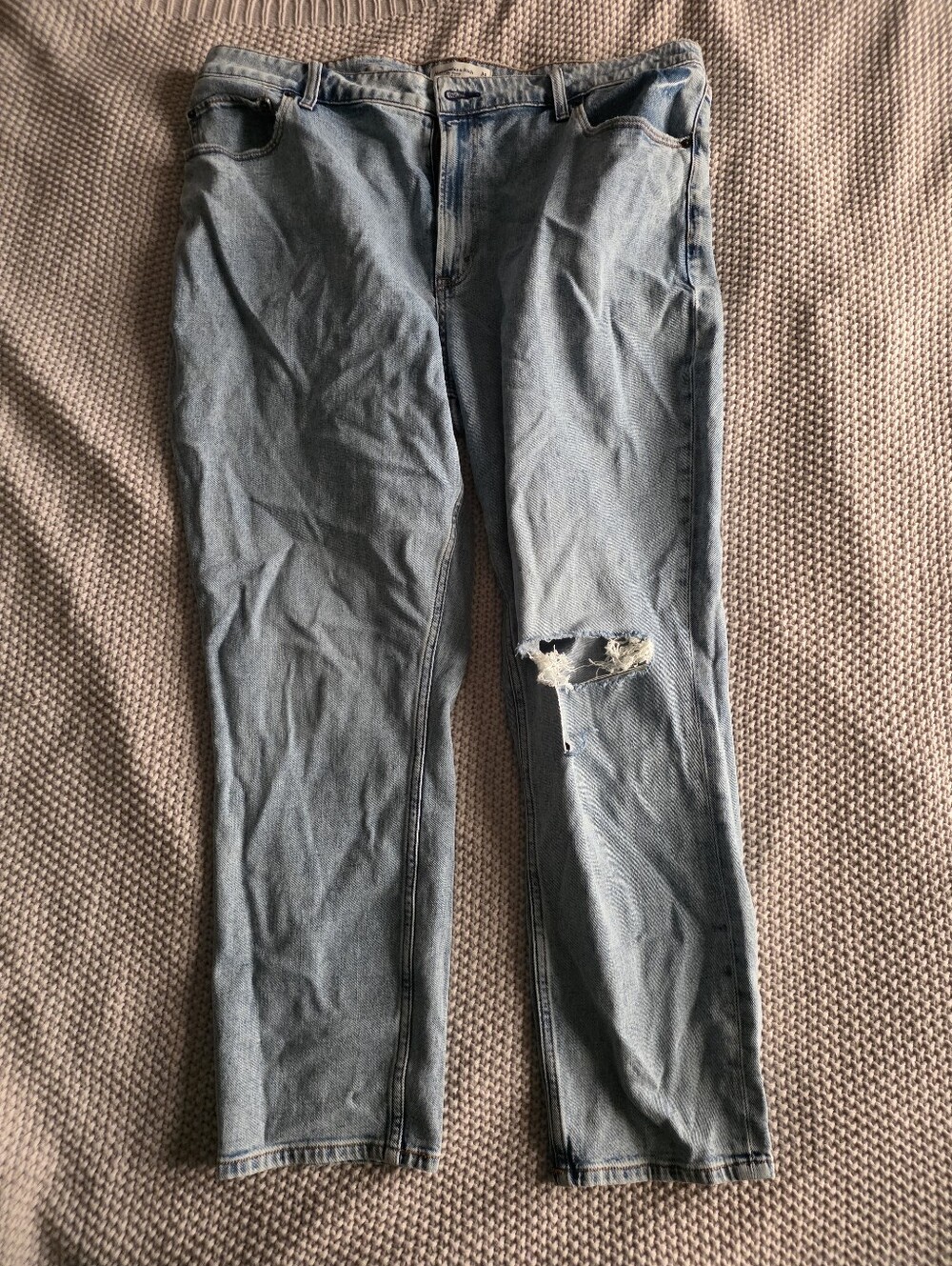 Abercrombie & Fitch Light Blue Distressed Women's Jeans